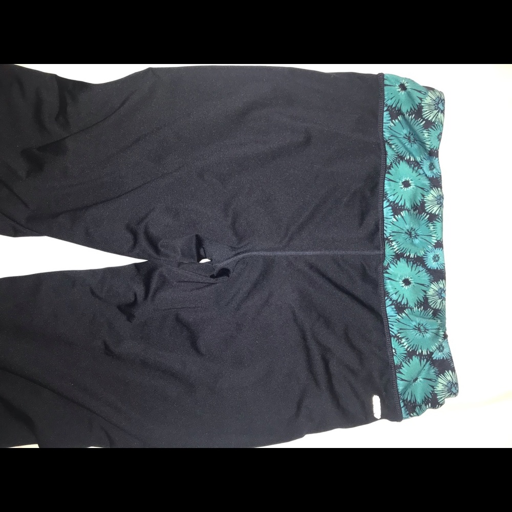 Women’s medium danskin workout capris